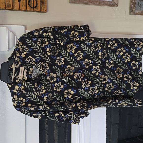 Tommy Bahama Other - Tommy Bahama Tropical Short Sleeve Shirt